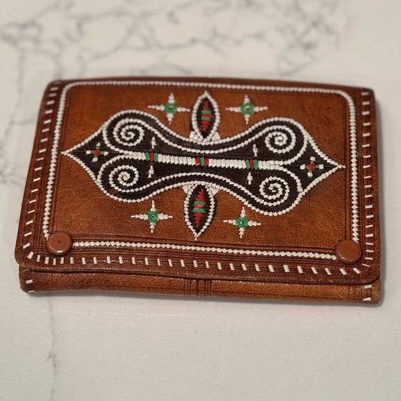 Vintage Leather Snap Closure Trifold Wallet - Picture 1 of 12
